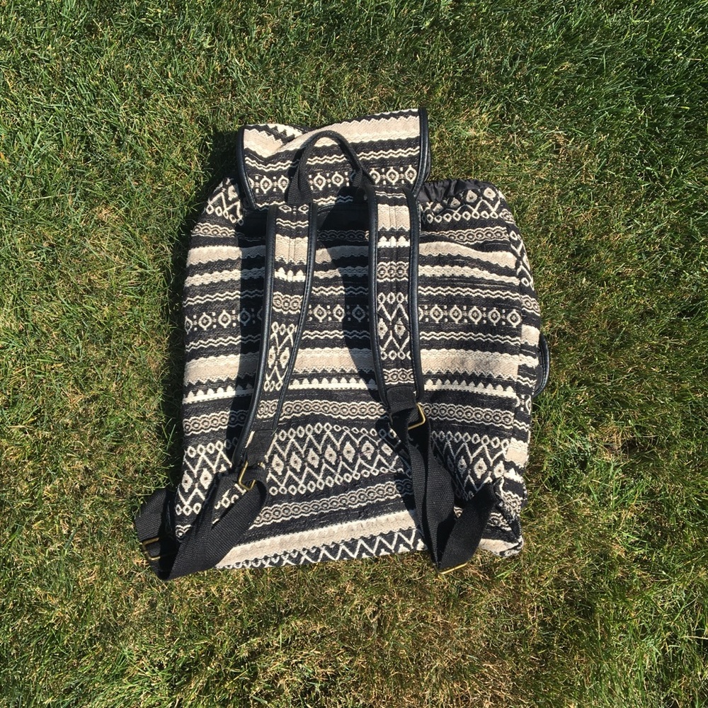 backpack - Picture 3 of 6